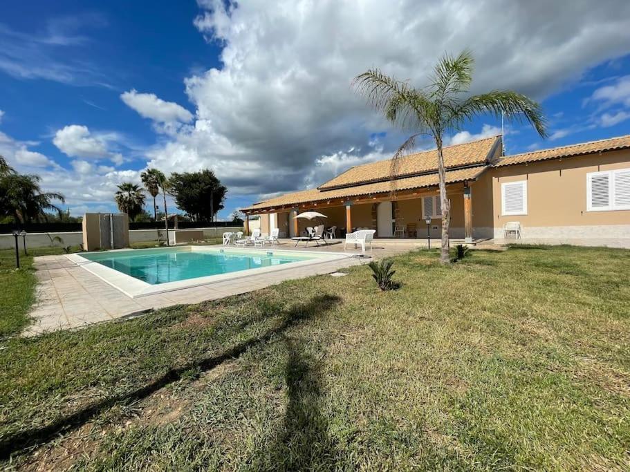 פלורידיה Villa Nunzia Con Piscina, Sauna E Idromassaggio. מראה חיצוני תמונה
