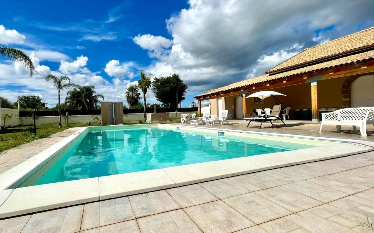 פלורידיה Villa Nunzia Con Piscina, Sauna E Idromassaggio. מראה חיצוני תמונה