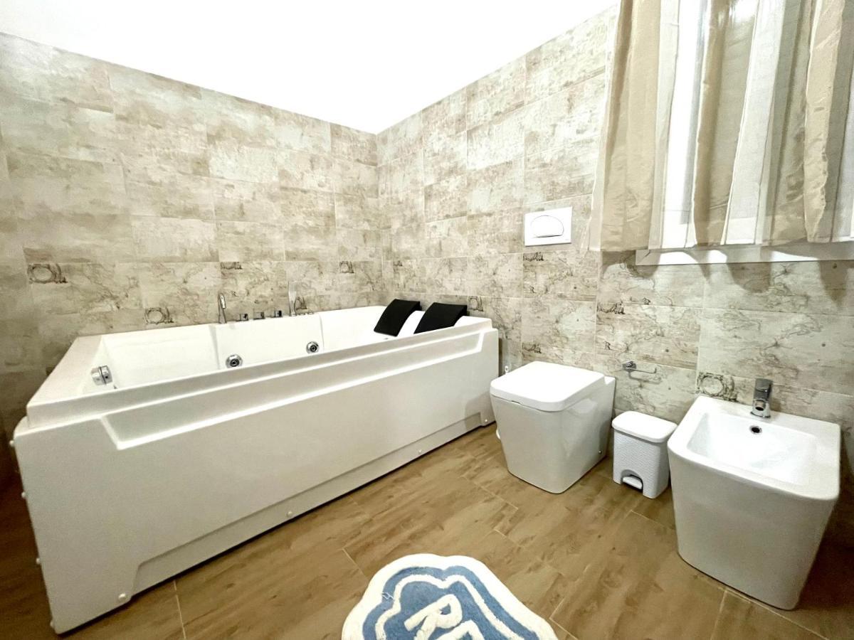 פלורידיה Villa Nunzia Con Piscina, Sauna E Idromassaggio. מראה חיצוני תמונה